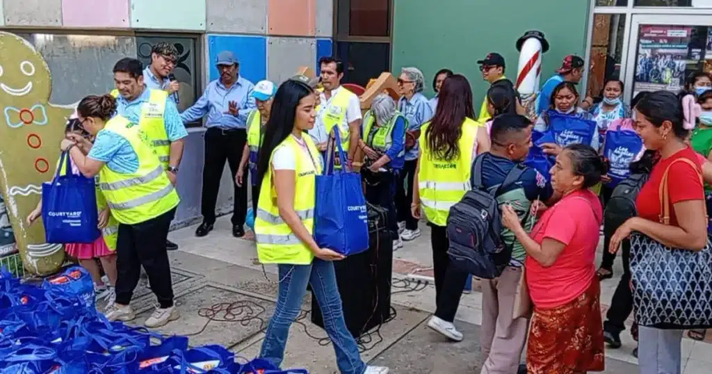 Inicia entrega de despensas a niños con cáncer