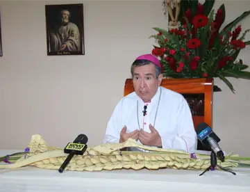 Evitar gastos innecesarios en vacaciones, pide obispo de Tabasco