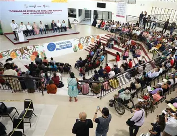 Entrega Gobierno de Tabasco 420 auxiliares auditivos gratuitos