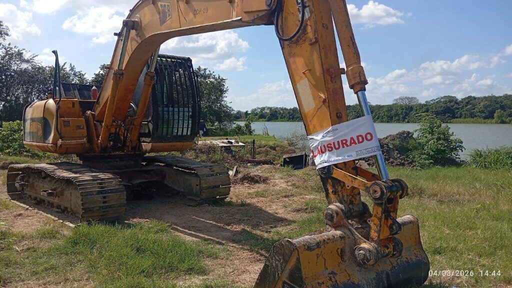 Conagua clausura obras y dragas ilegales en ríos de Tabasco