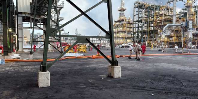 La Refinería Olmeca continúa operando en condiciones seguras