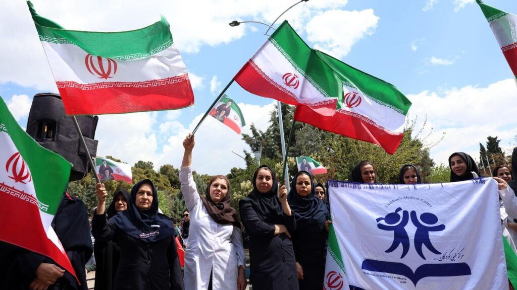 Gobierno de Irán llama a la población a formar cadenas humanas alrededor de las centrales eléctricas
