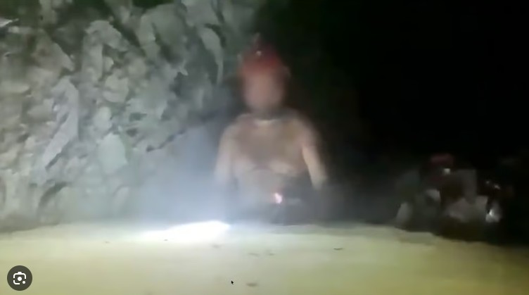 Momento del rescate del minero atrapado 14 días en mina de Sinaloa