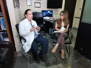 Dr. Gabriel Iván Farrera Santillán, Urólogo