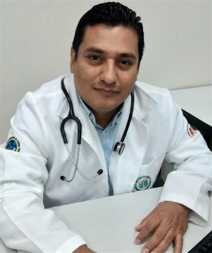 Dr. José Emilio Ramírez Pérez, Cirujano pediátrico