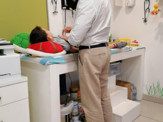 Dr. Julián Jesús Cuevas Bulnes, Neumólogo pediatra