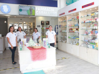 Farmacia Caballero Plaza Luna