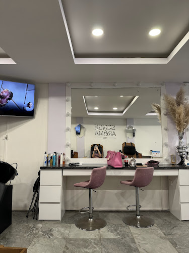 G-Nails Care and Beauty y Sense Aroma Spa