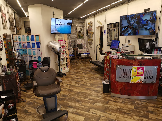 Mandos Peluqueros Plaza Crystal