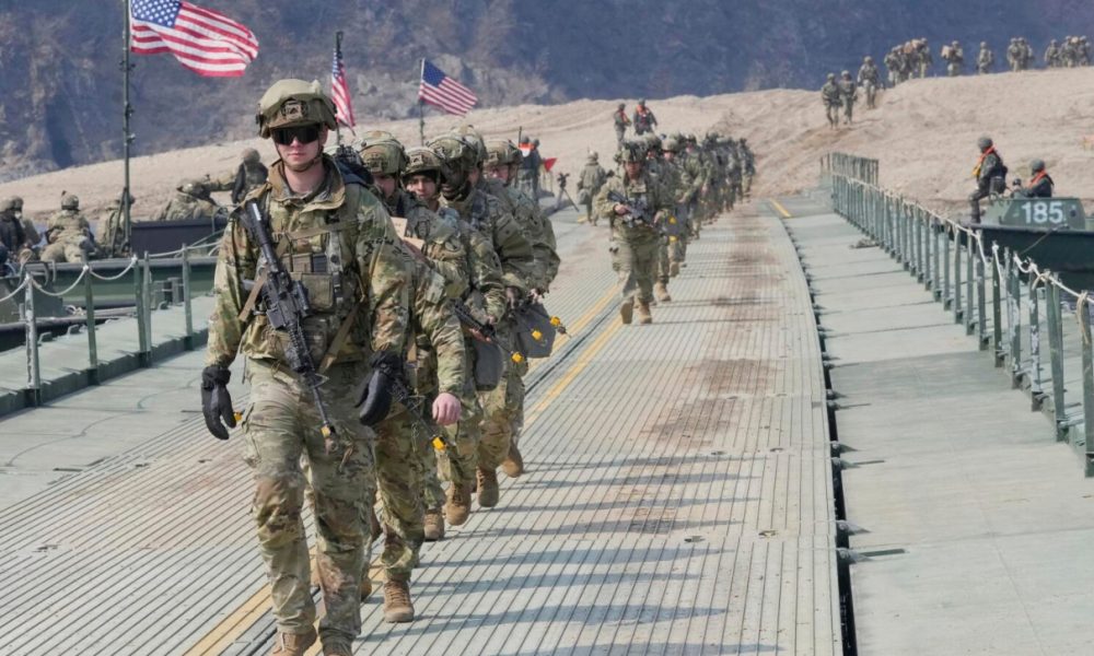 Estados Unidos busca aumentar gasto militar con recortes internos