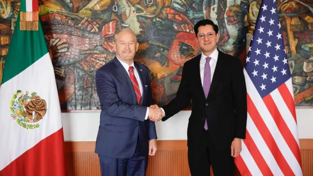 Velasco dialoga con embajador de EU sobre agenda bilateral