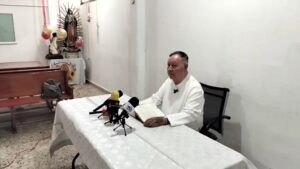 Confirma Padre Denis Ochoa salida de los jesuitas de Tabasco tras décadas de servicio