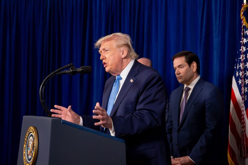 Trump amenaza con «eliminar» cualquier buque iraní que se salte bloqueo de EEUU en Ormuz