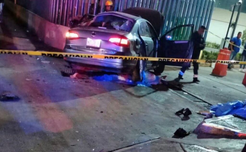 Cuatro muertos por choque y atropellamiento afuera de hospital del IMSS en Tecámac