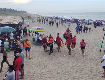 Rescatan a 4 bañistas en playas de Paraíso