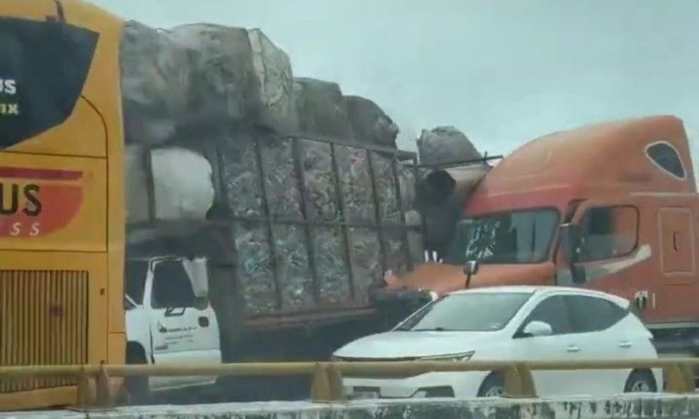 Accidente bloquea puente de La Isla en la Villahermosa-Cárdenas