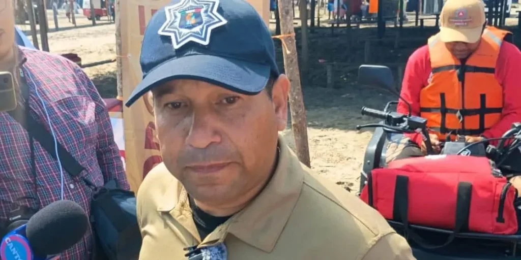 Detienen a tres por introducir un vehículo en la playa