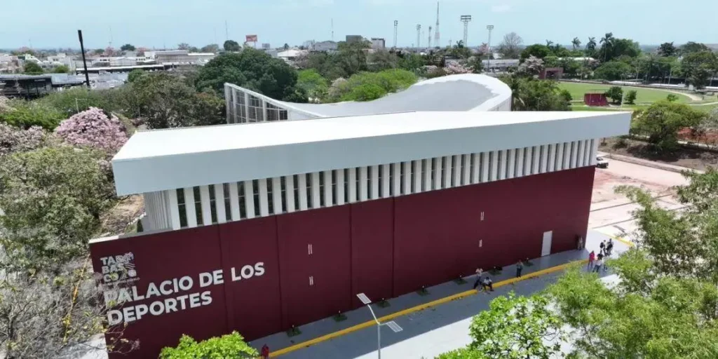 Supervisión construcción Palacio Deportes por Javier May