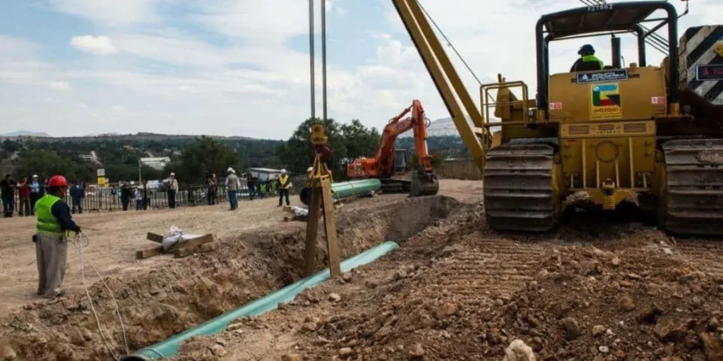 Aumentan obras de CFE y Pemex en 2026