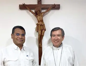 Se reúne Chucho Selván con el Obispo de Tabasco en una visita de cortesía