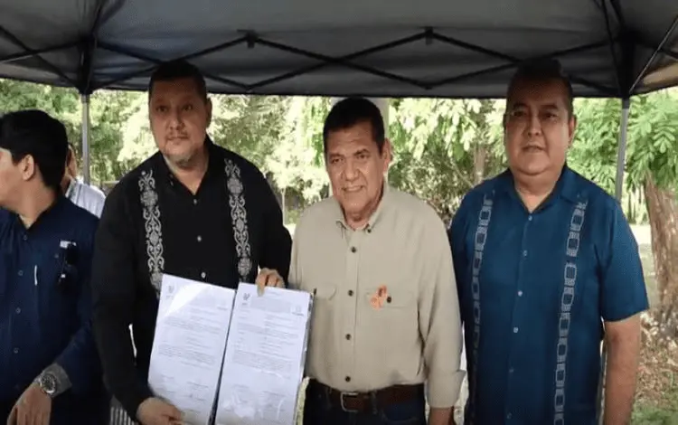 Entrega Gobierno títulos de propiedad en Macuspana