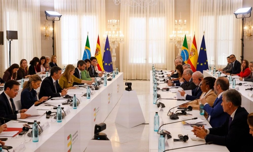 “Sin injerencias externas” venezolanos deben decidir su futuro: progresistas