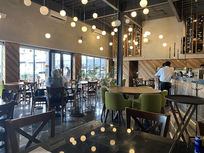 T3RNA Bistro / TERNA