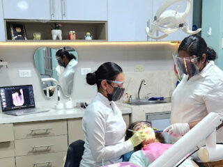 Dra. Linda Rubi – Especialista Militar en Endodoncia y Cirugía Periapical