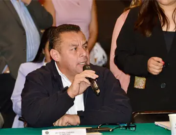 Denuncia Erubiel falta de transparencia en Dos Bocas