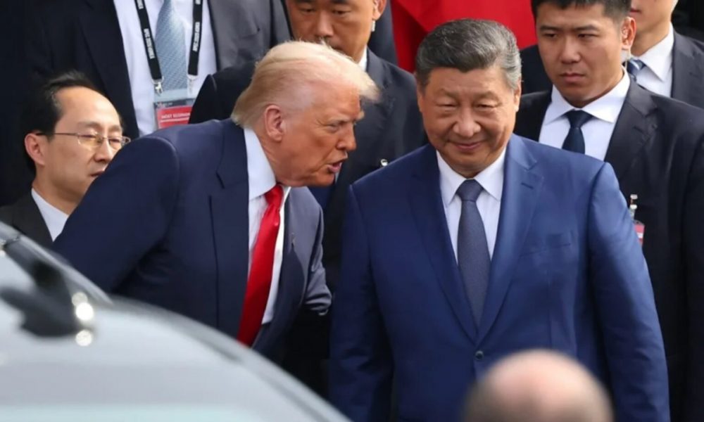 Trump afirma que China no enviará armas a Irán; lanza advertencia militar