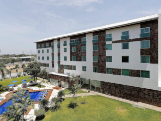 “Holiday Inn Express Villahermosa Tabasco 2000”