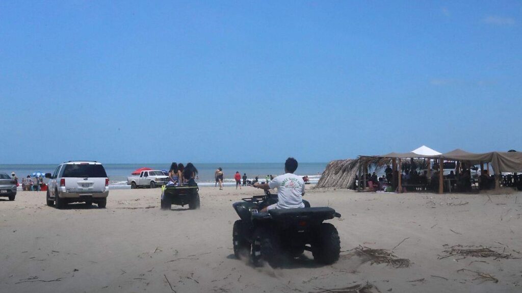 Marina cacha a cuatro circulando en sus autos en playas de Tabasco
