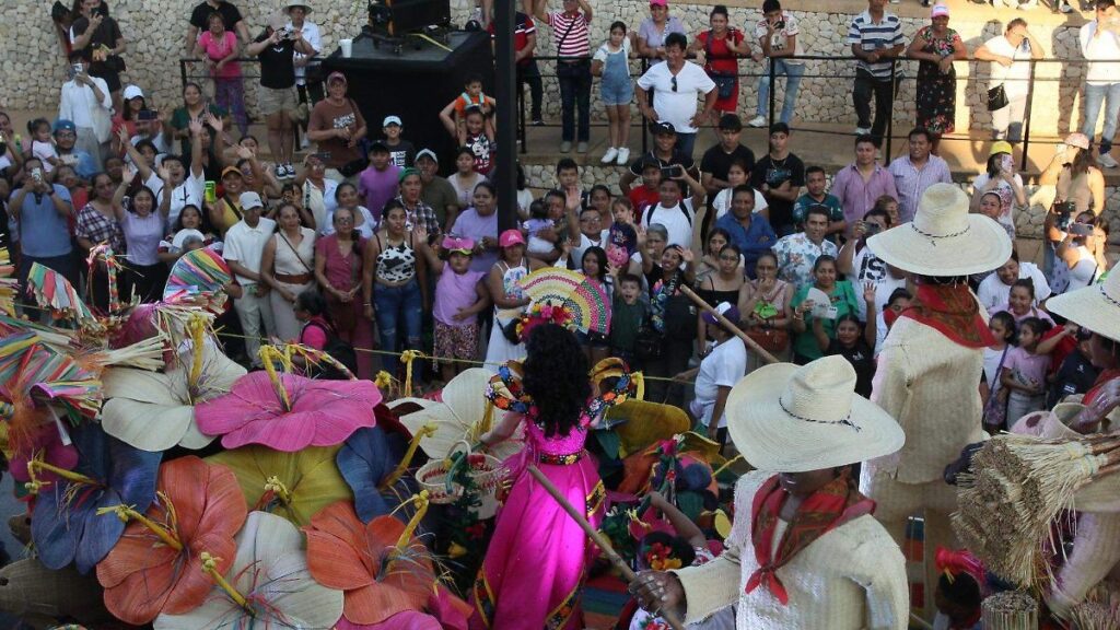 Emite Feria Tabasco recomendaciones para el Desfile de Carros Alegóricos: chocos reaccionan