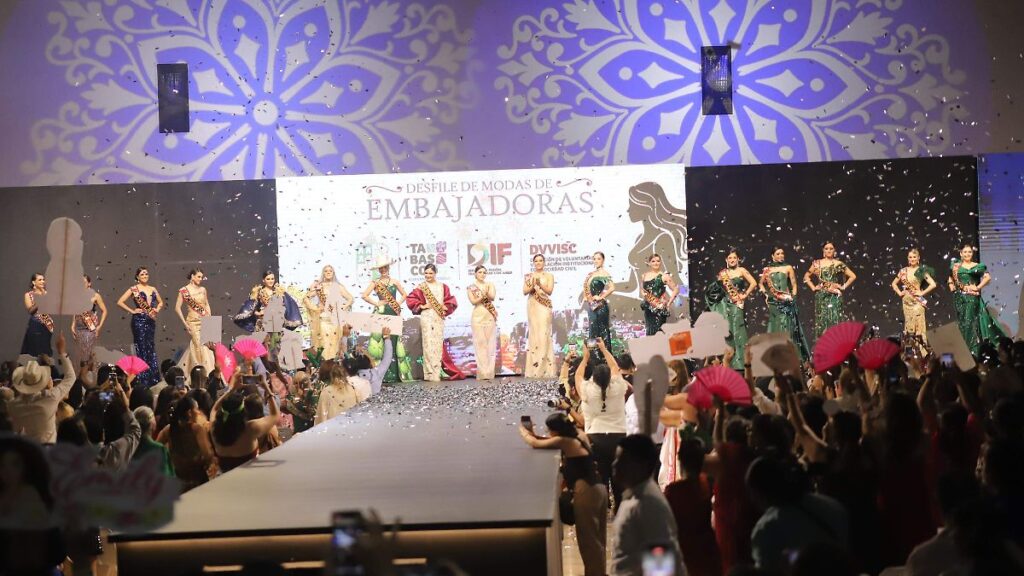 Tabasco celebra identidad cultural en desfile de embajadoras “Raíces de Nuestra Tierra”