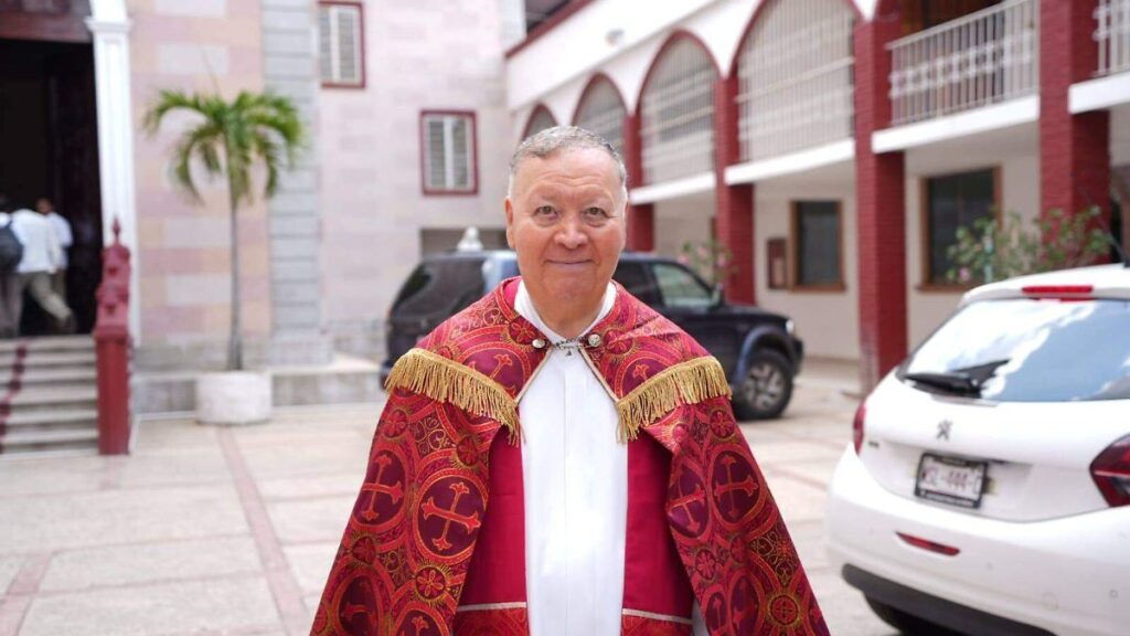 Conmemoran casi medio siglo de sacerdocio del Padre Denis Ochoa