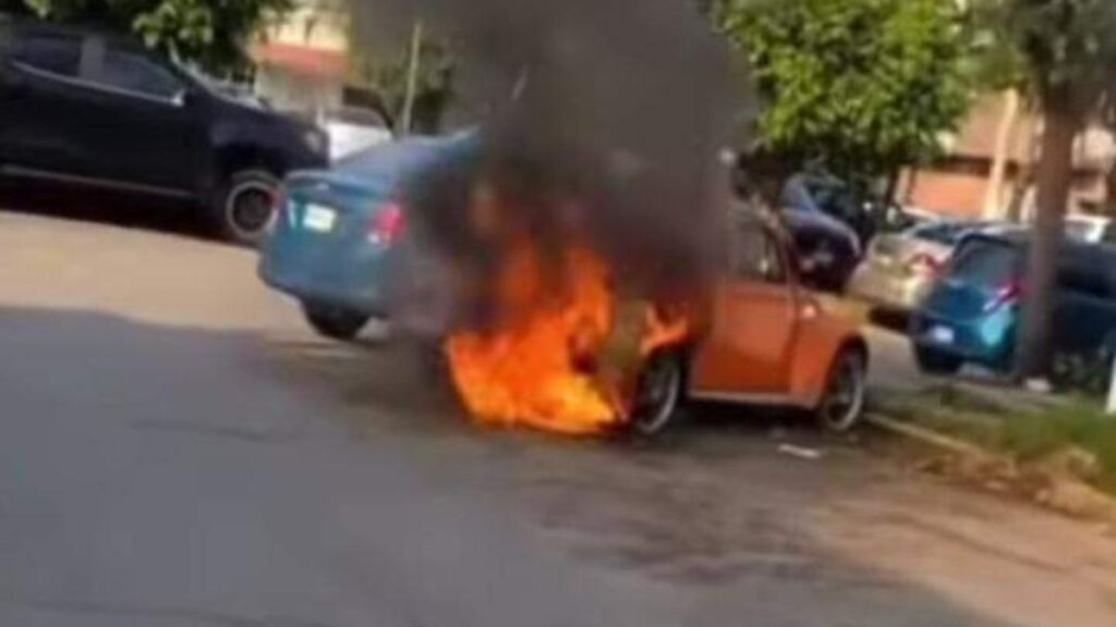 Queman vehículos en distintas colonias de Villahermosa