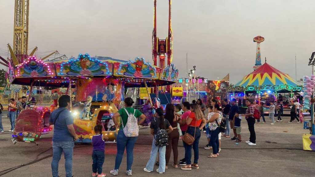 Niños disfrutan juegos gratuitos en Feria Tabasco pese al calor