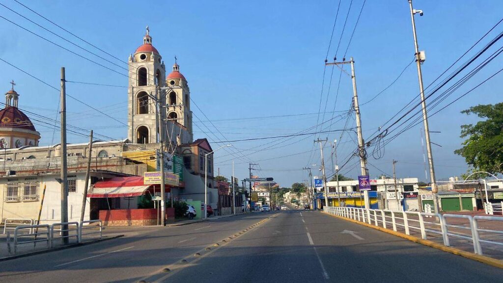 ¿Adónde fue la gente? Comercios cerrados y avenidas vacías en Villahermosa este Viernes Santo