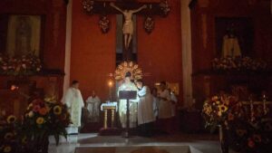 Católicos en Villahermosa afianzan su fe con la ceremonia del Fuego Nuevo