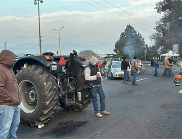Transportistas y agricultores amenazan con paro nacional y megabloqueo este lunes
