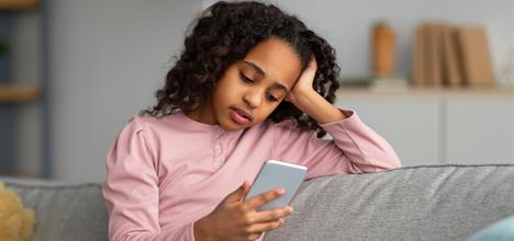 Las redes sociales y la salud mental de su hijo