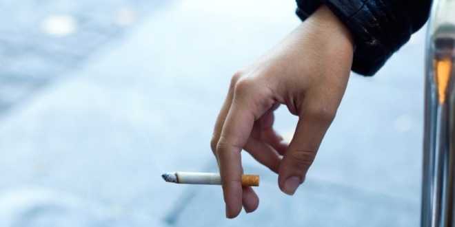 Reino Unido prohibirá fumar de por vida a los nacidos a partir del año 2009