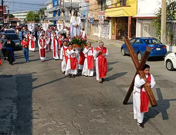 Realizan viacrucis meditado en Catedral de Tabasco