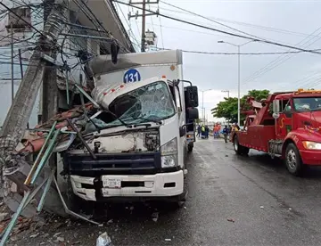 Mañana accidentada deja nueve vehículos involucrados, tres personas heridas y múltiples afectaciones