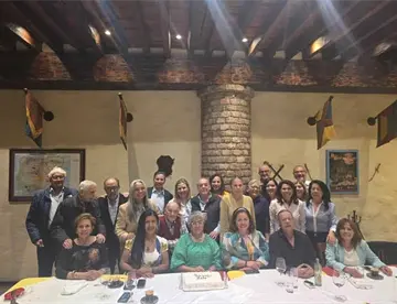 Reaparece en público el exgobernador Arturo Núñez Jiménez durante festejo del periodista tabasqueño Ramón Zurita Sahagún