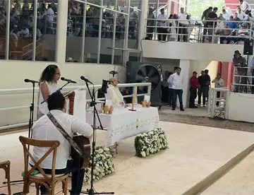Celebran misa en memoria de víctimas del incendio en el Parque Tabasco