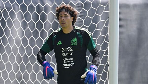 Ochoa madruga a la Selección y adelanta su convocatoria al Mundial