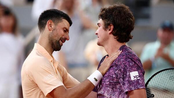 Joao Fonseca firma remontada histórica ante Djokovic y avanza a octavos de Roland Garros