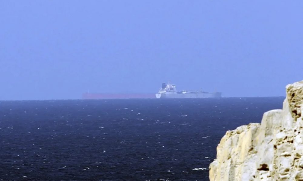 Irán afirma controlar el estrecho de Ormuz; lanza advertencia militar