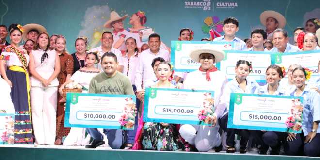 “La Cultural es parte de la Feria”, elogian asistentes las presentaciones de los ballets folclóricos de Huimanguillo y Jalapa